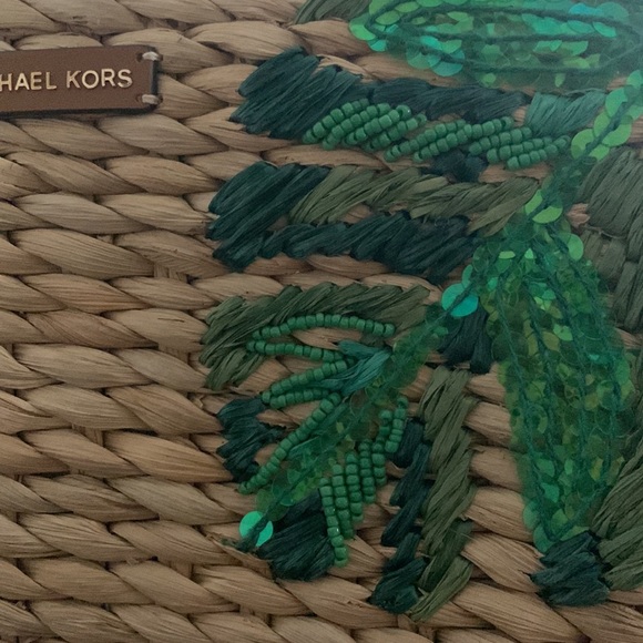 MICHAEL KORS OVERSIZE TROPICAL STUDDED CLUTCH - Picture 2 of 4